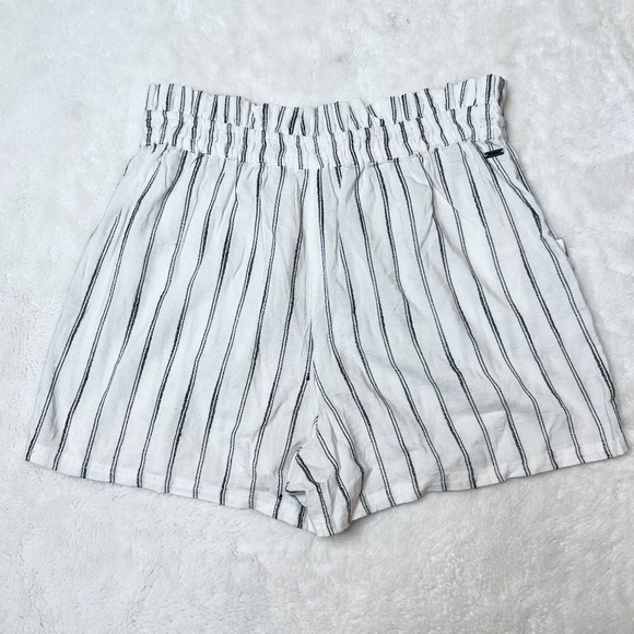 Oneill Womens Canter Striped Paperbag Shorts Size Small White Beach Pull on - Picture 8 of 9